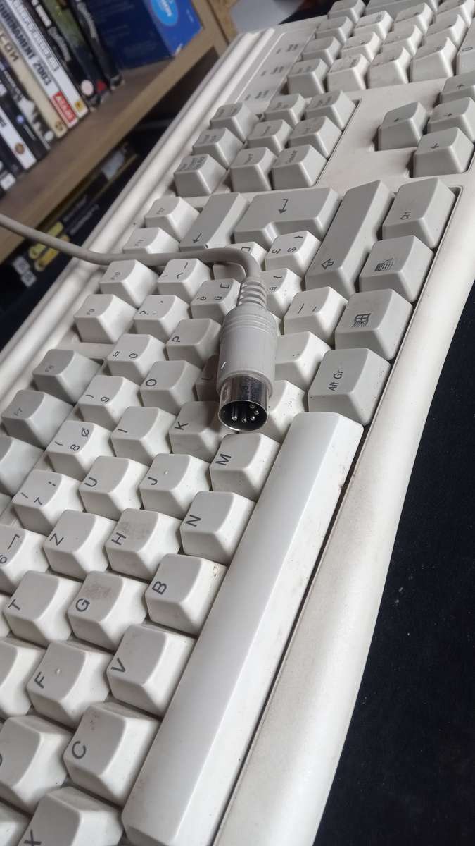 Mitsumi DIN-5 keyboard