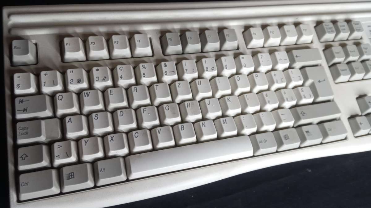 Mitsumi DIN-5 keyboard