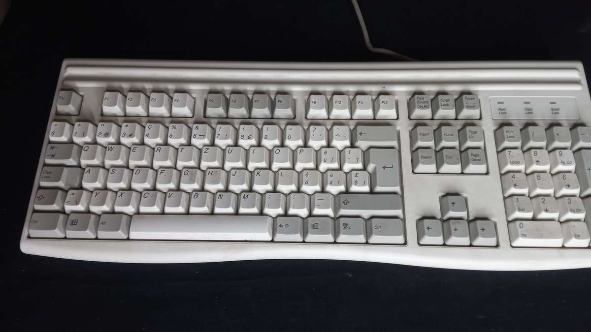 Mitsumi DIN-5 keyboard