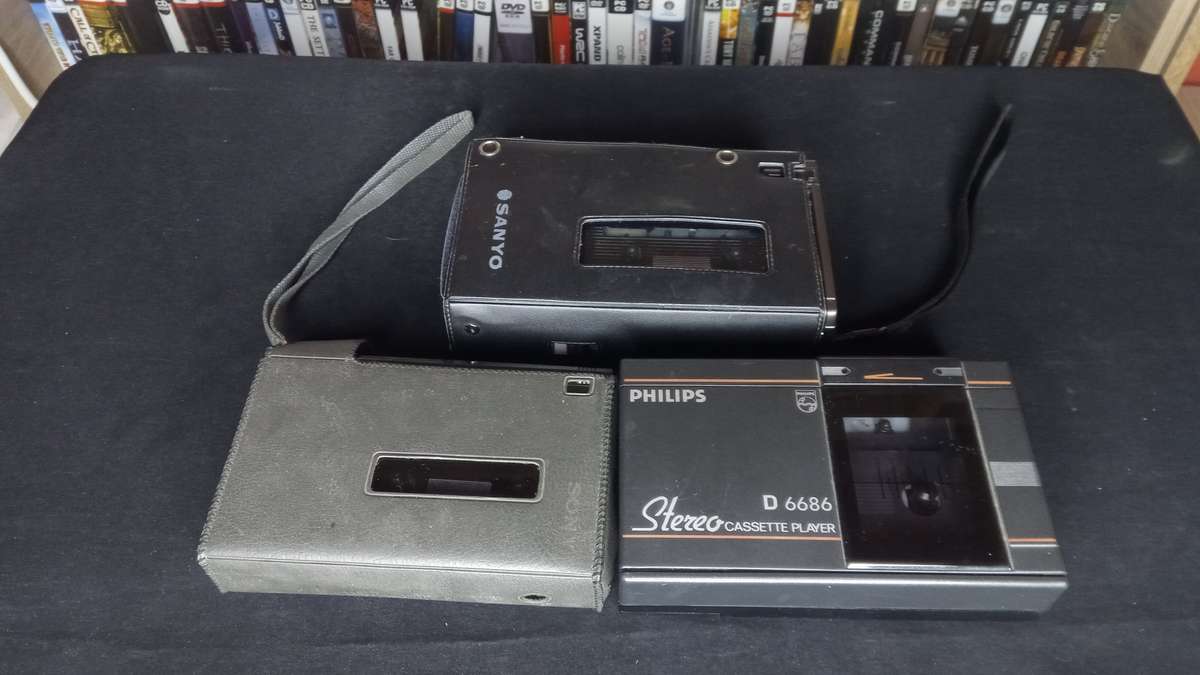 Bundle Lot 3 x faulty Walkmans