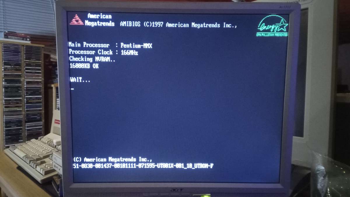 Intel Pentium P1 166MHz computer