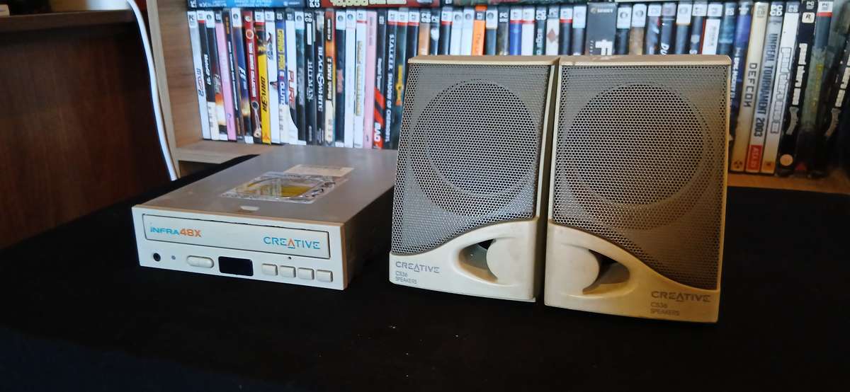 Creative CDROM / Speakers Bundle
