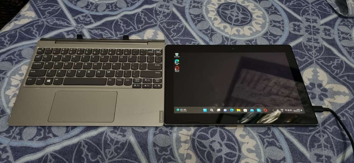 Lenovo IdeaPad D330 Laptop