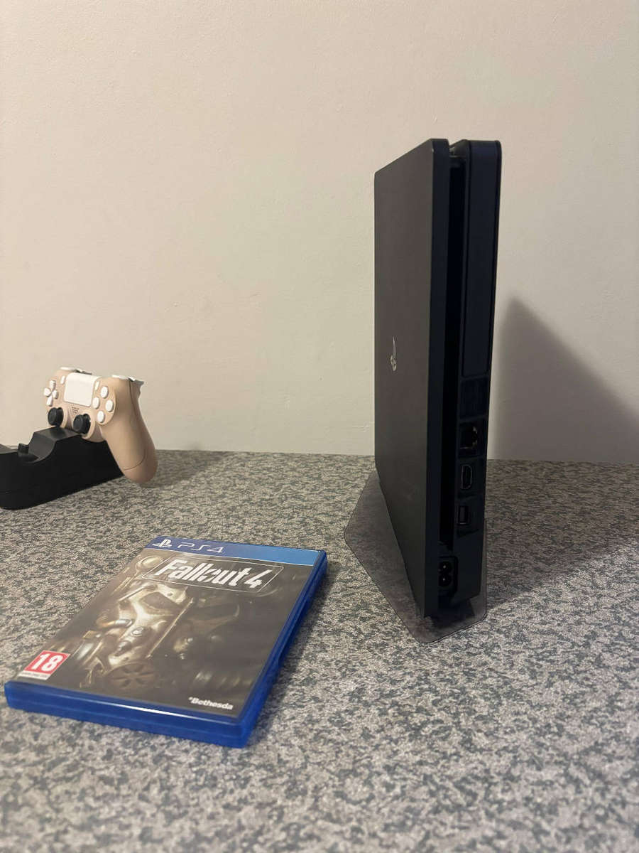 PS4 Slim 500GB Bundle  1 Controller, Dock & Fallout 4
