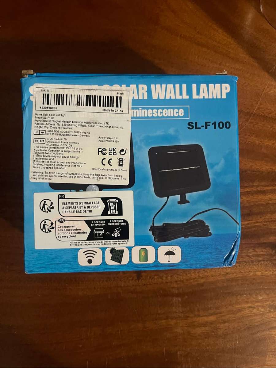 Solar wall lamp