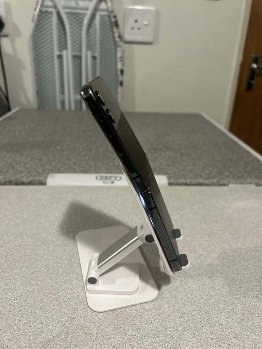 Samsung Galaxy Z Flip 4 5G 256GB Graphite