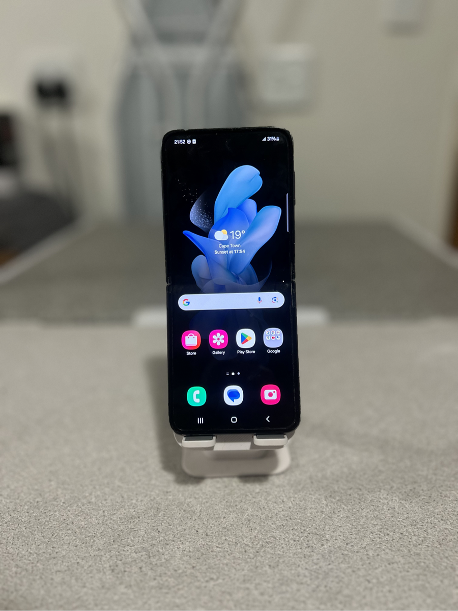 Samsung Galaxy Z Flip 4 5G 256GB Graphite