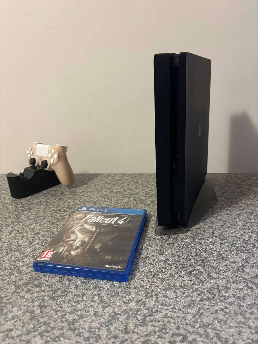 PS4 Slim 500GB Bundle  1 Controller, Dock & Fallout 4