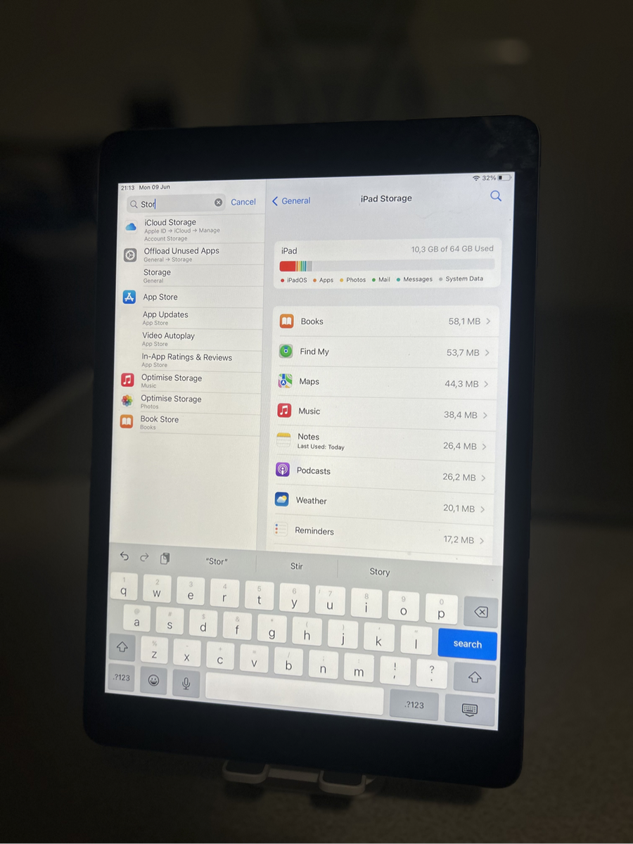 Apple IPad 9th Gen 64 GB