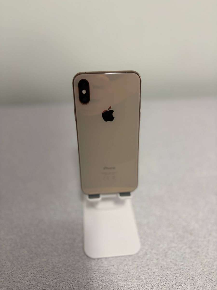 iPhone XS 256GB Rose Gold  Great Condition (Camera Fault) + Cover & New Charger