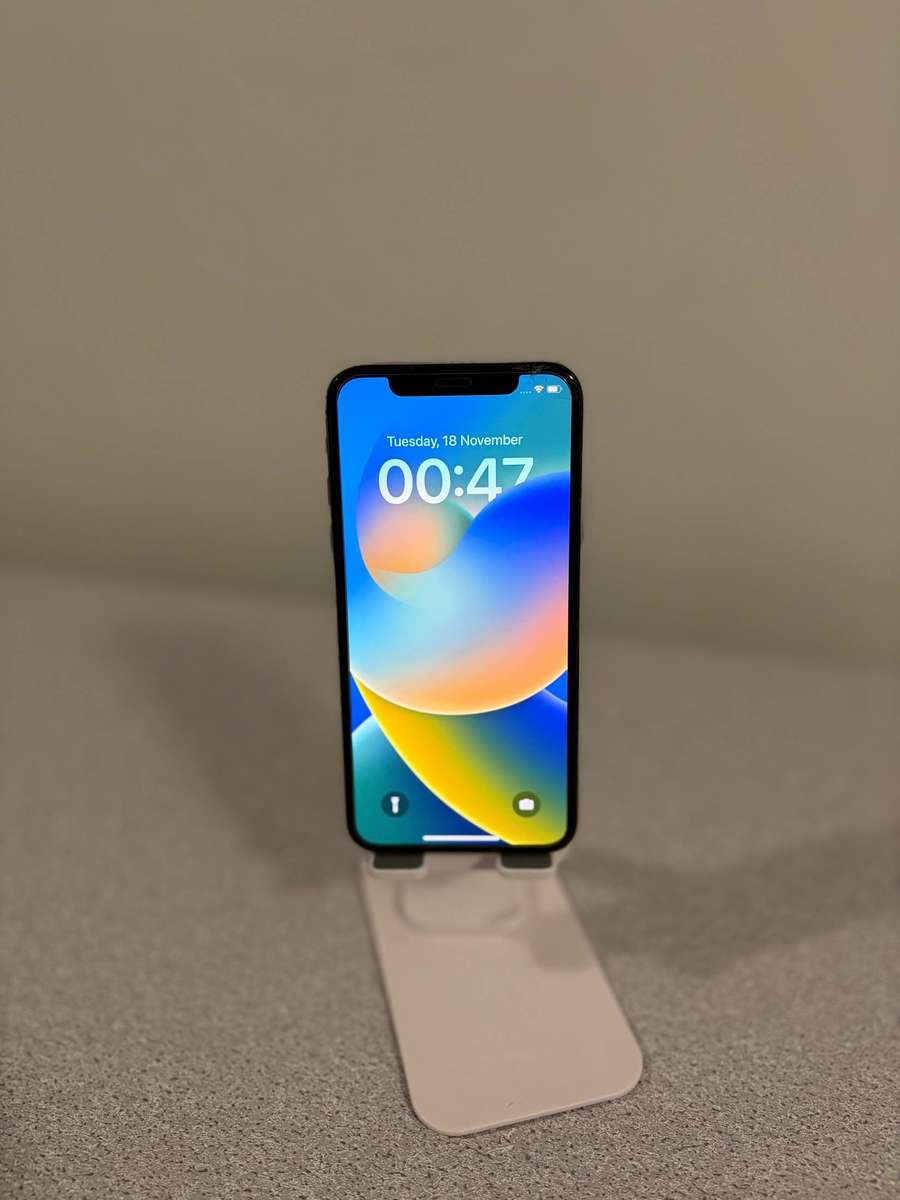 Apple iPhone X  White  100% Battery Health - 256 GB