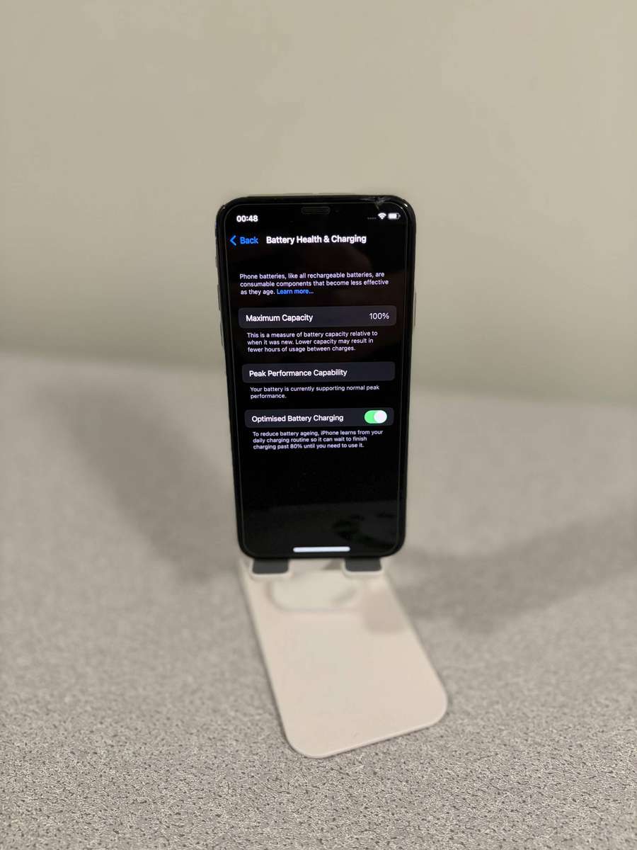 Apple iPhone X  White  100% Battery Health - 256 GB