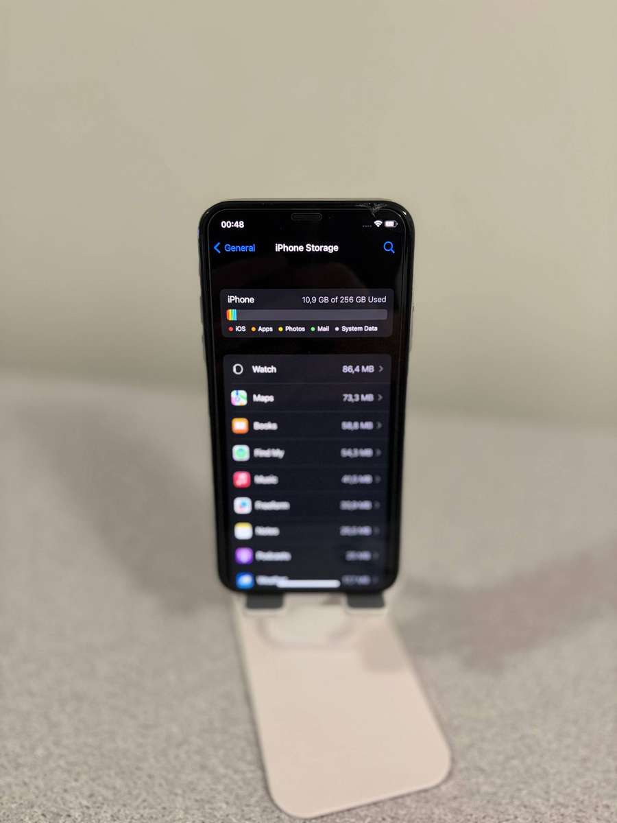 Apple iPhone X  White  100% Battery Health - 256 GB