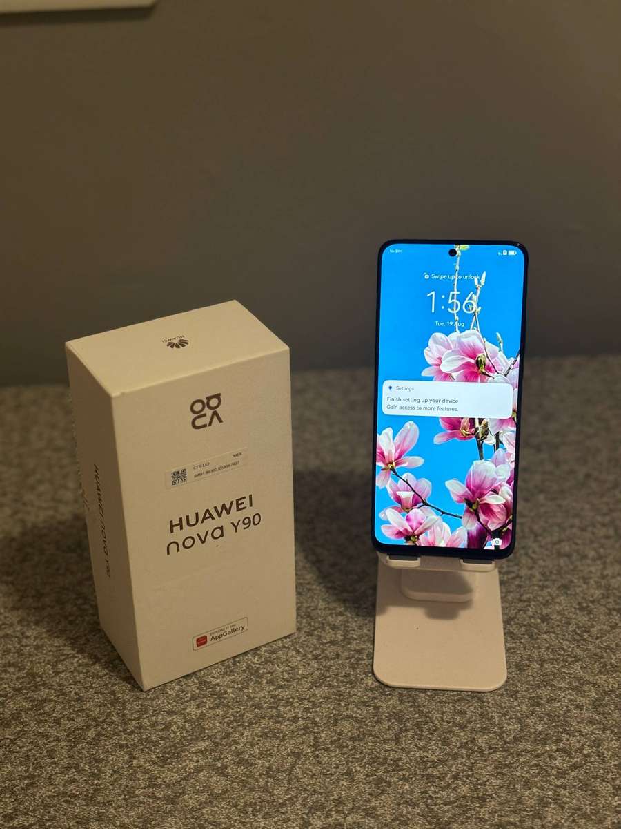 Huawei Nova Y90  128GB Dual SIM Mint Condition Black with Box!