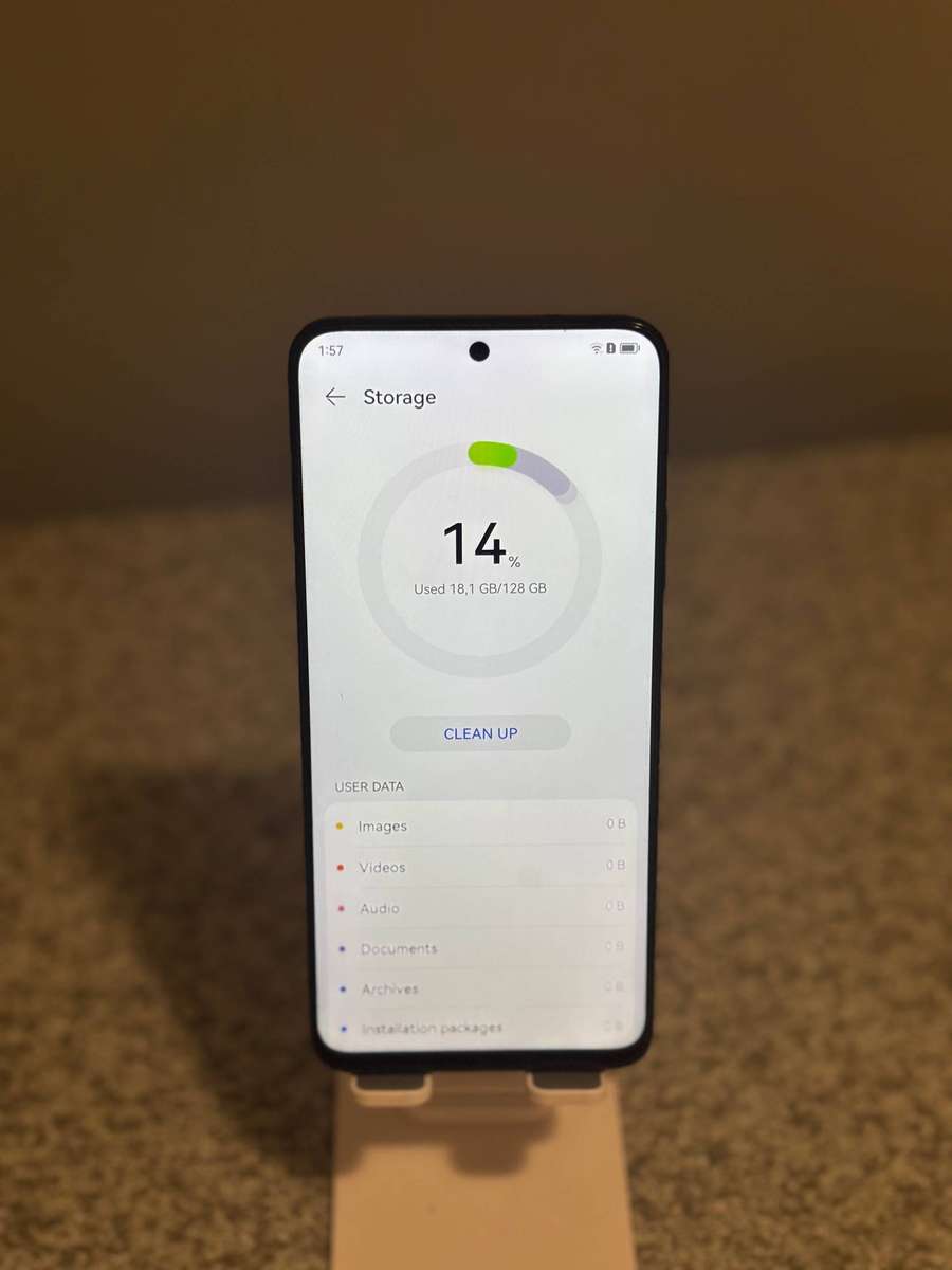 Huawei Nova Y90  128GB Dual SIM Mint Condition Black with Box!