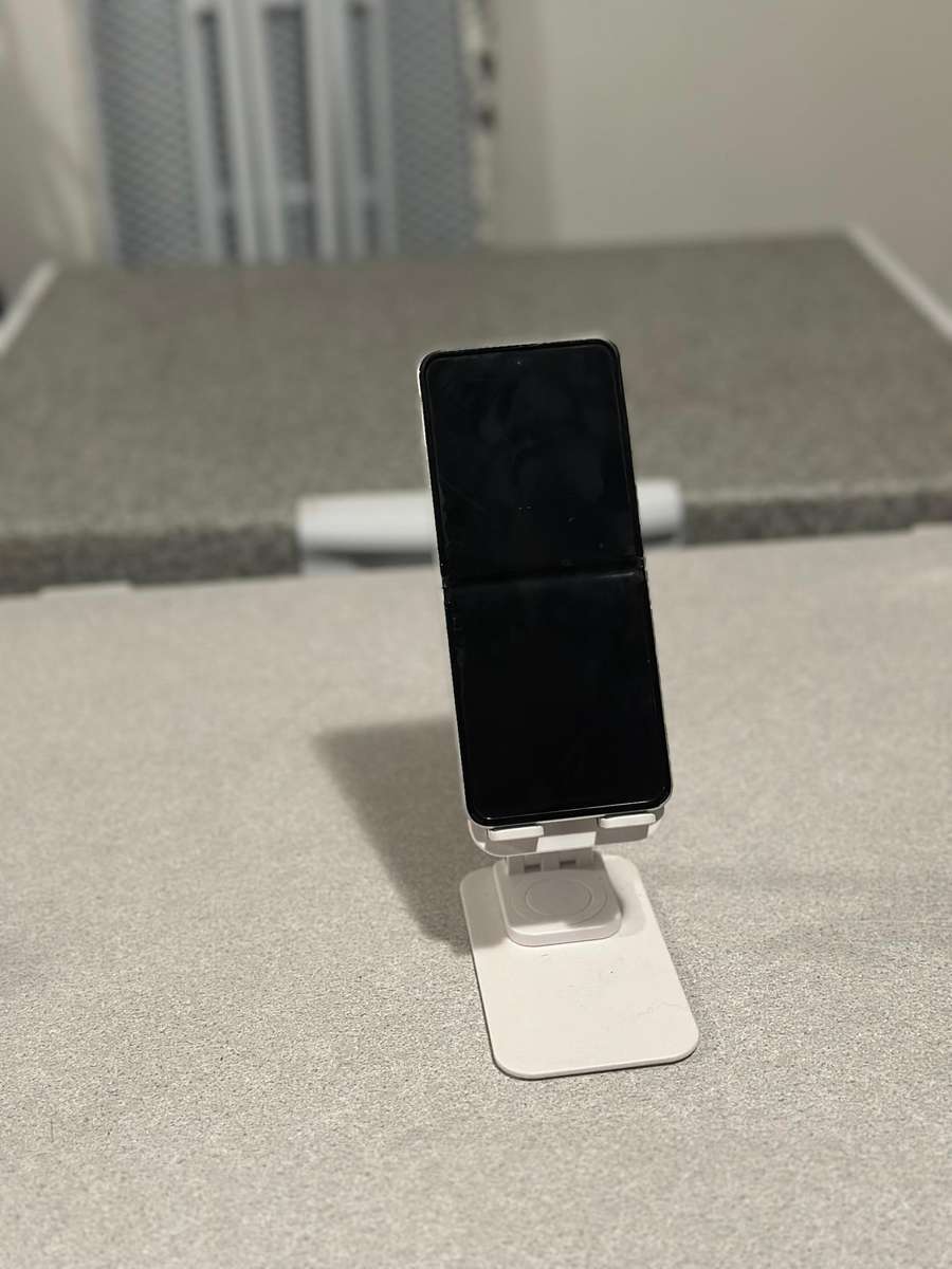 Samsung Galaxy Z Flip 3