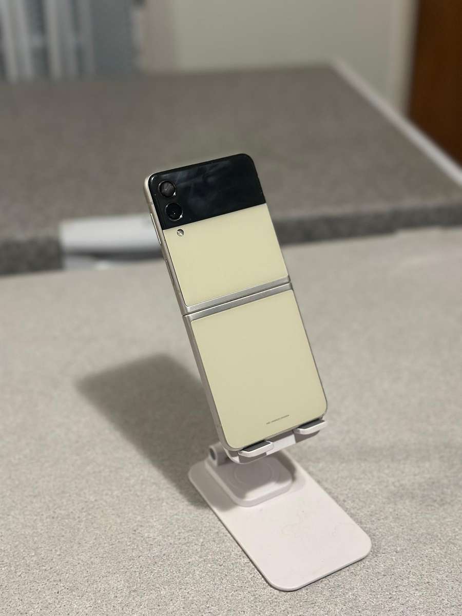 Samsung Galaxy Z Flip 3