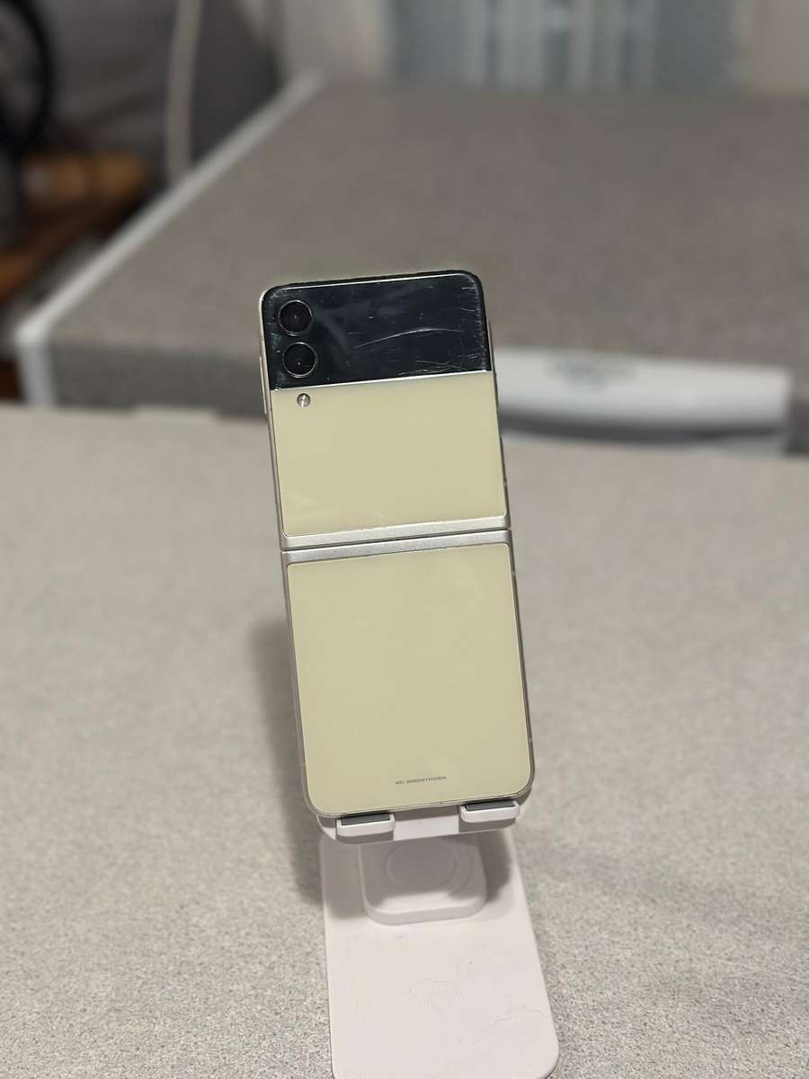 Samsung Galaxy Z Flip 3