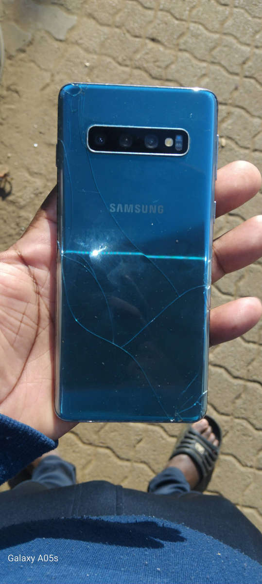 SAMSUNG S10 8GB |128GB + TYPE C[READ DESCRIPTION]