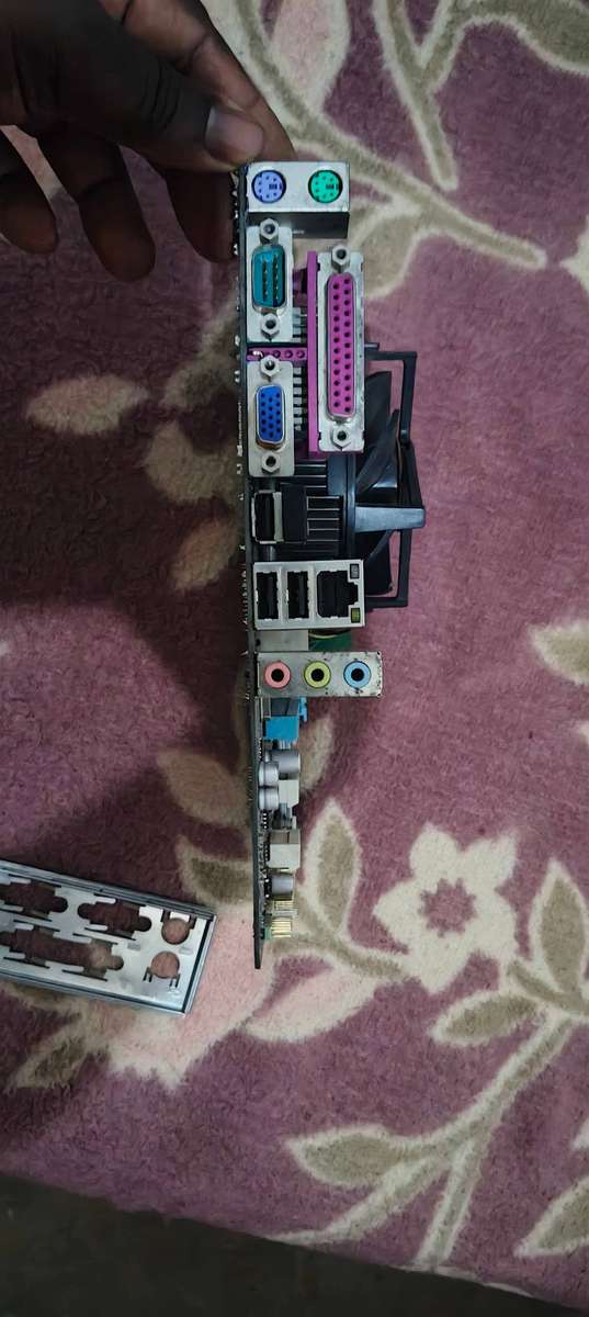 GIGABYTE MOTHERBOARD+i7 2600@3.40 GEN +8GB DDR3 RAM