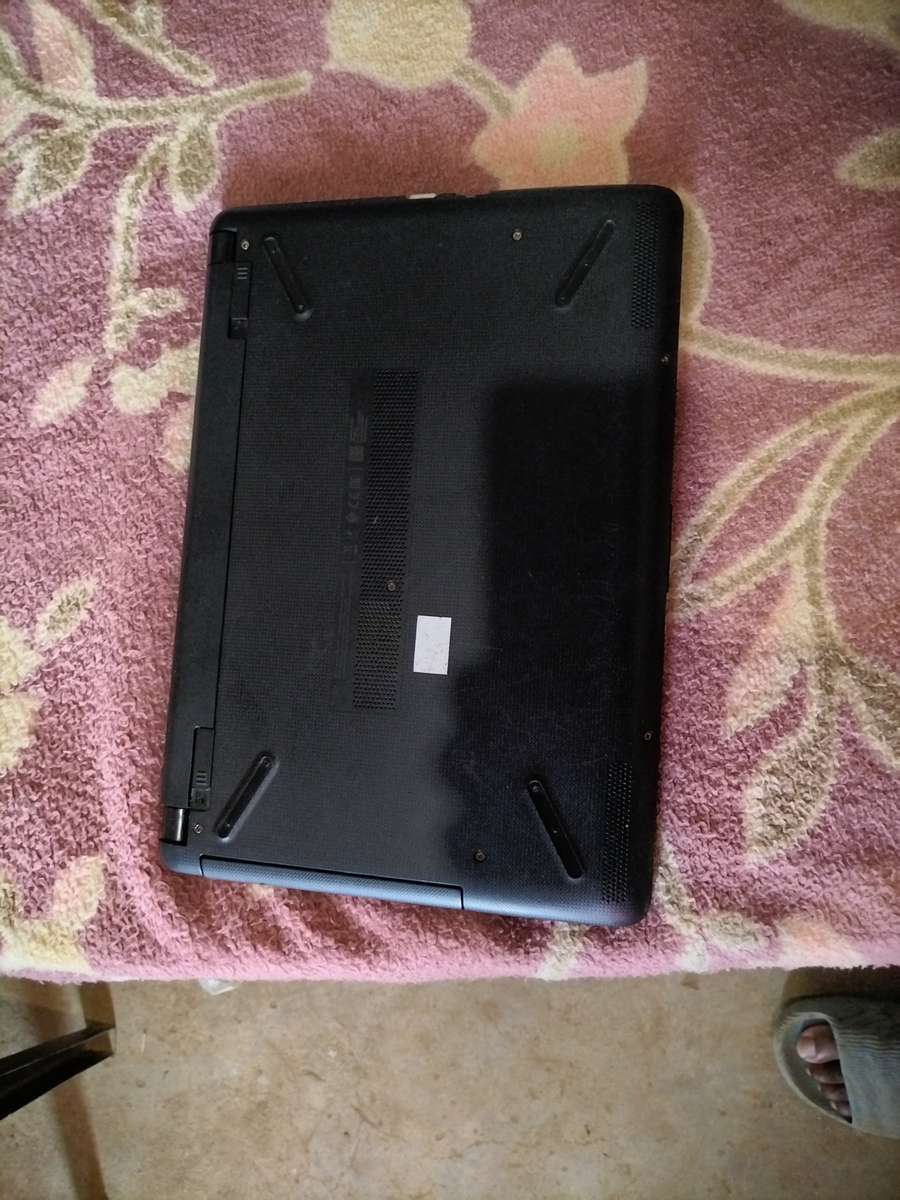 HP LAPTOP 14-Bs0xx +CHARGER