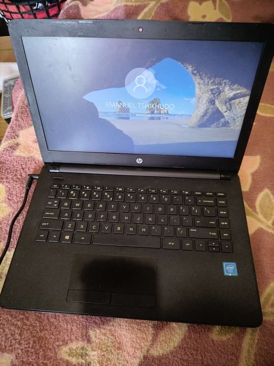 HP LAPTOP 14-Bs0xx +CHARGER