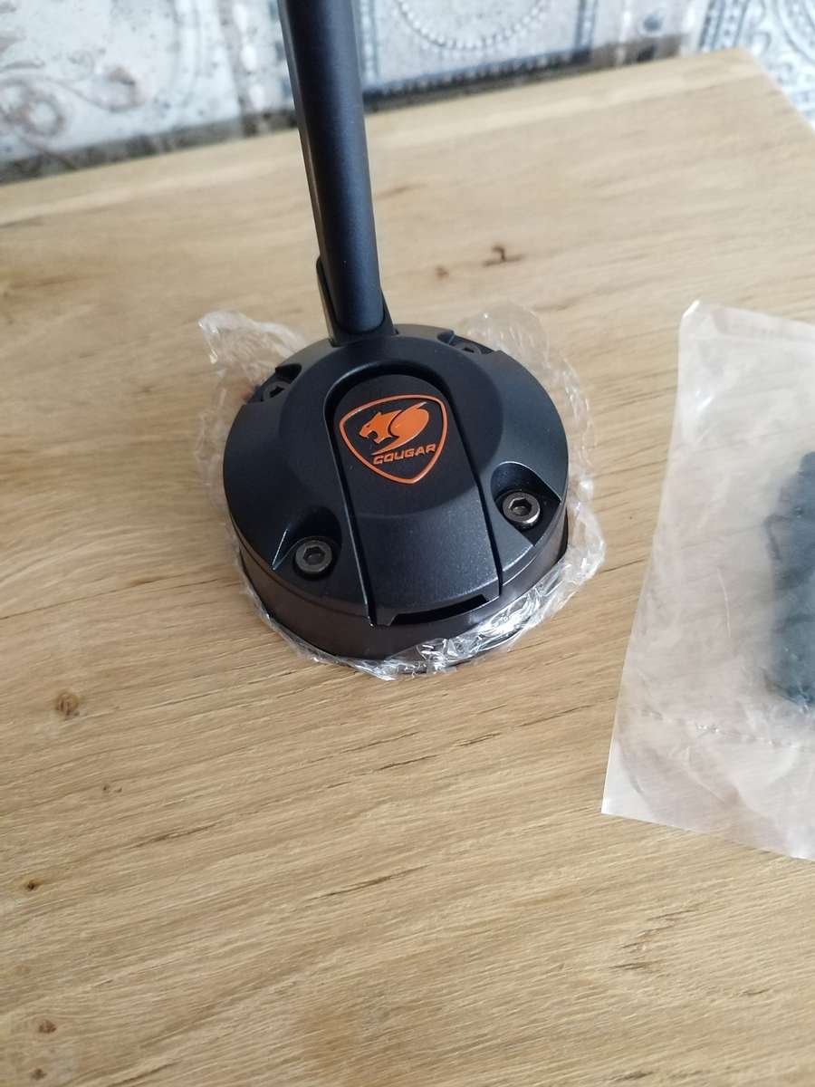 Cougar Bunker S Headset Stand