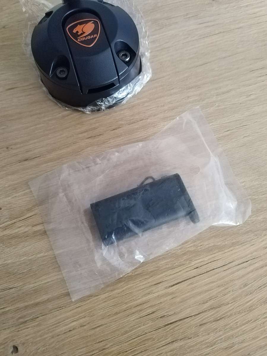 Cougar Bunker S Headset Stand