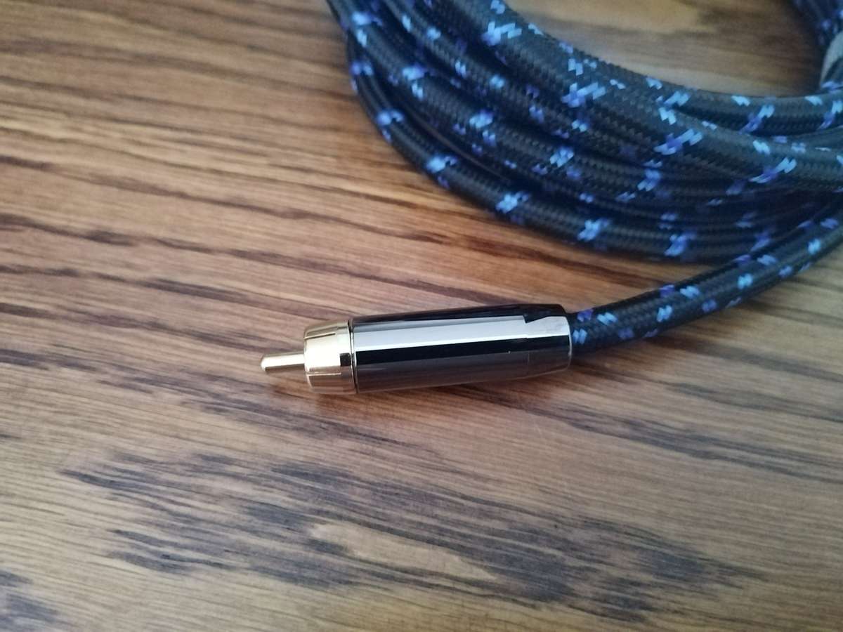 Subwoofer Cable 3m male to male RCA with 90 degree end