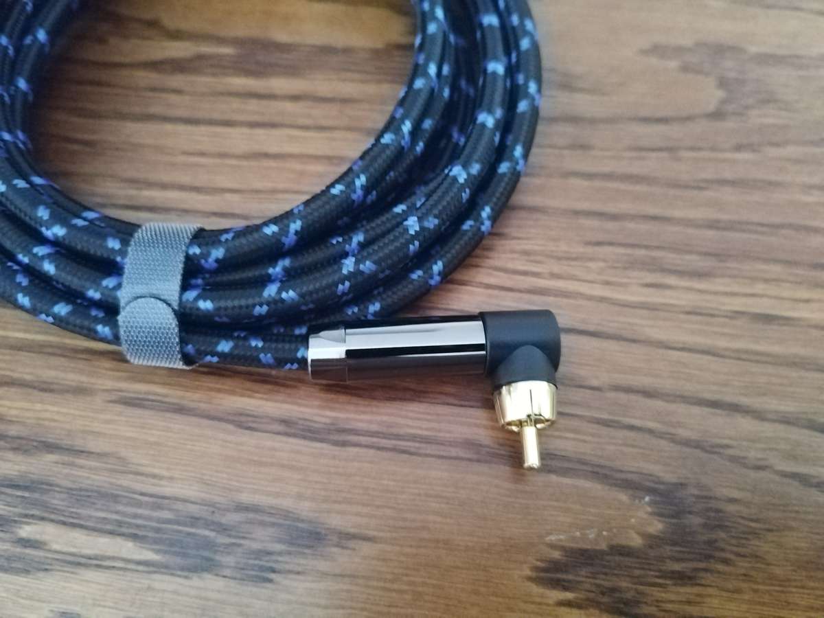 Subwoofer Cable 3m male to male RCA with 90 degree end