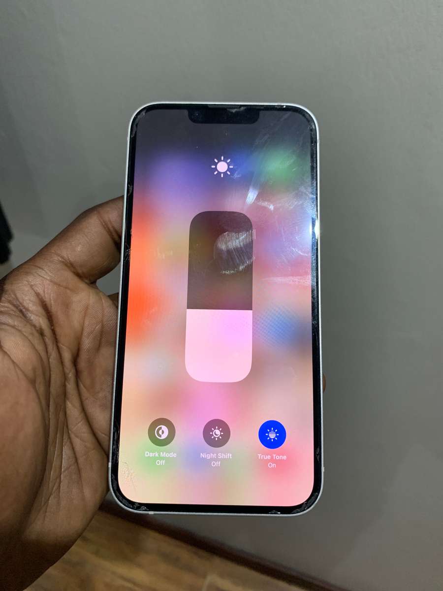 iPhone 13 128GB white