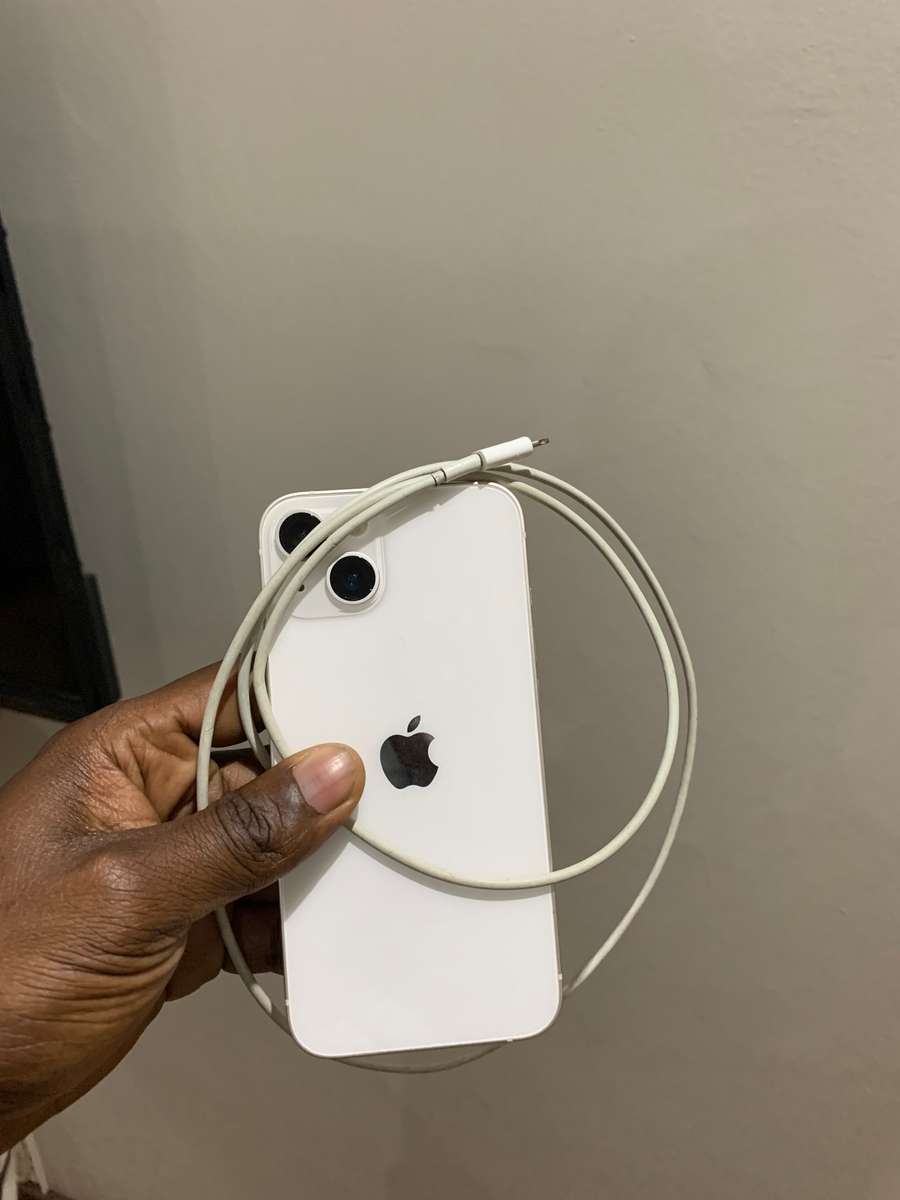 iPhone 13 128GB white