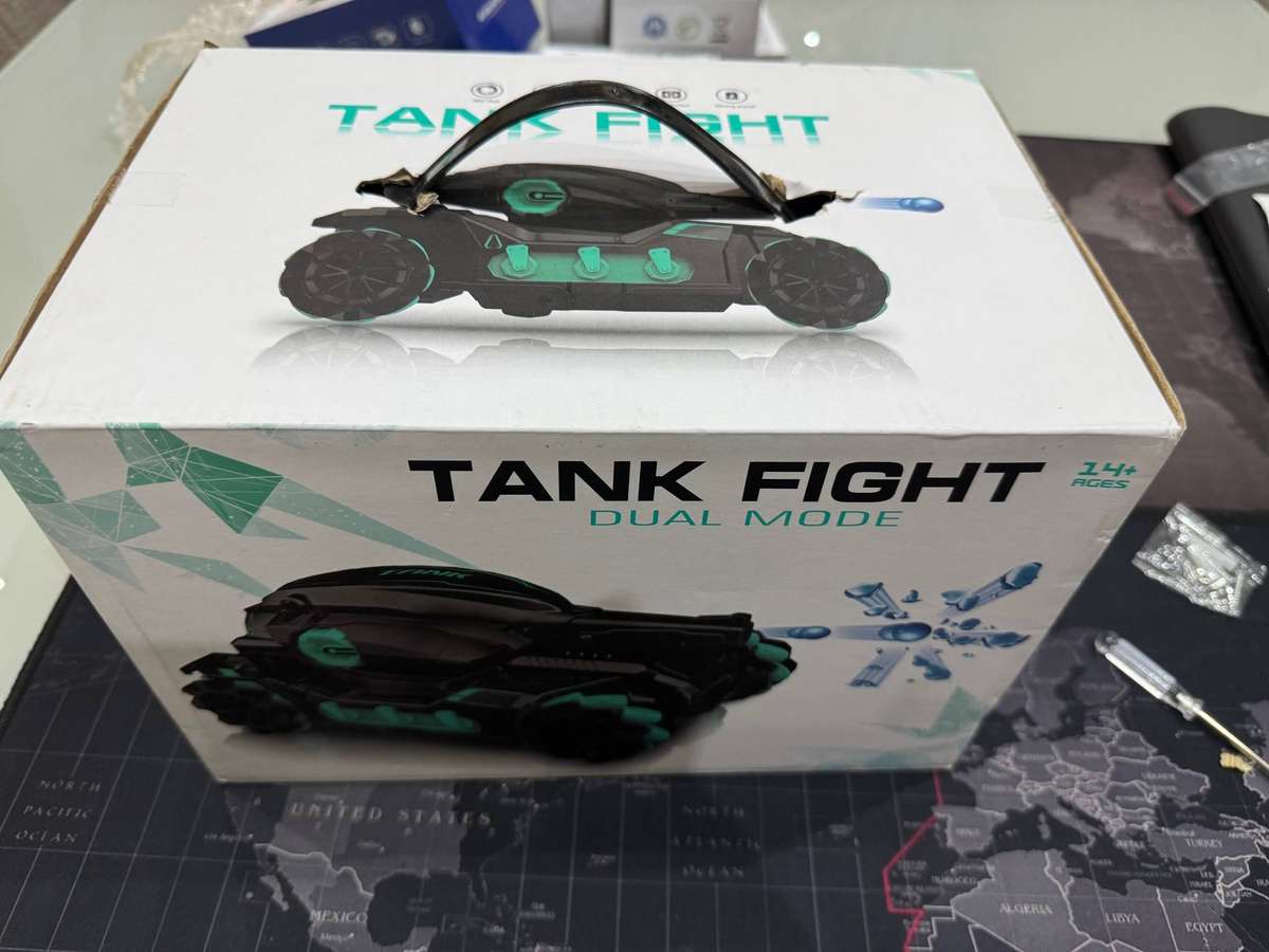 RC Tank shooting water bomb, 2.4GHz Remote Control /Hand Gesture Sensor Car 4x4 -360° rotation/drift