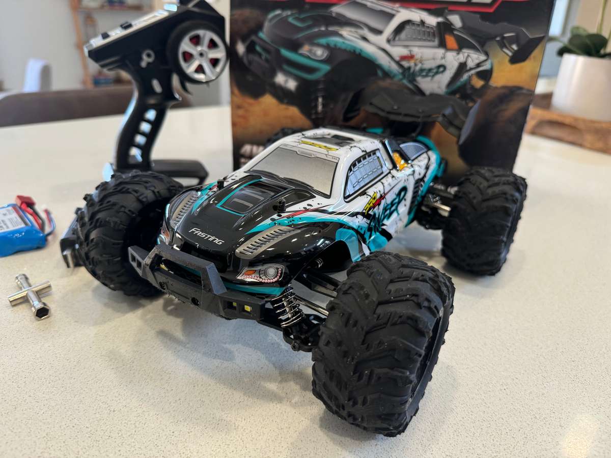 SCY-16101PRO Brushless RC car Monster truck/Buggy 4x4 2.4Ghz Ready to Run  (USED)