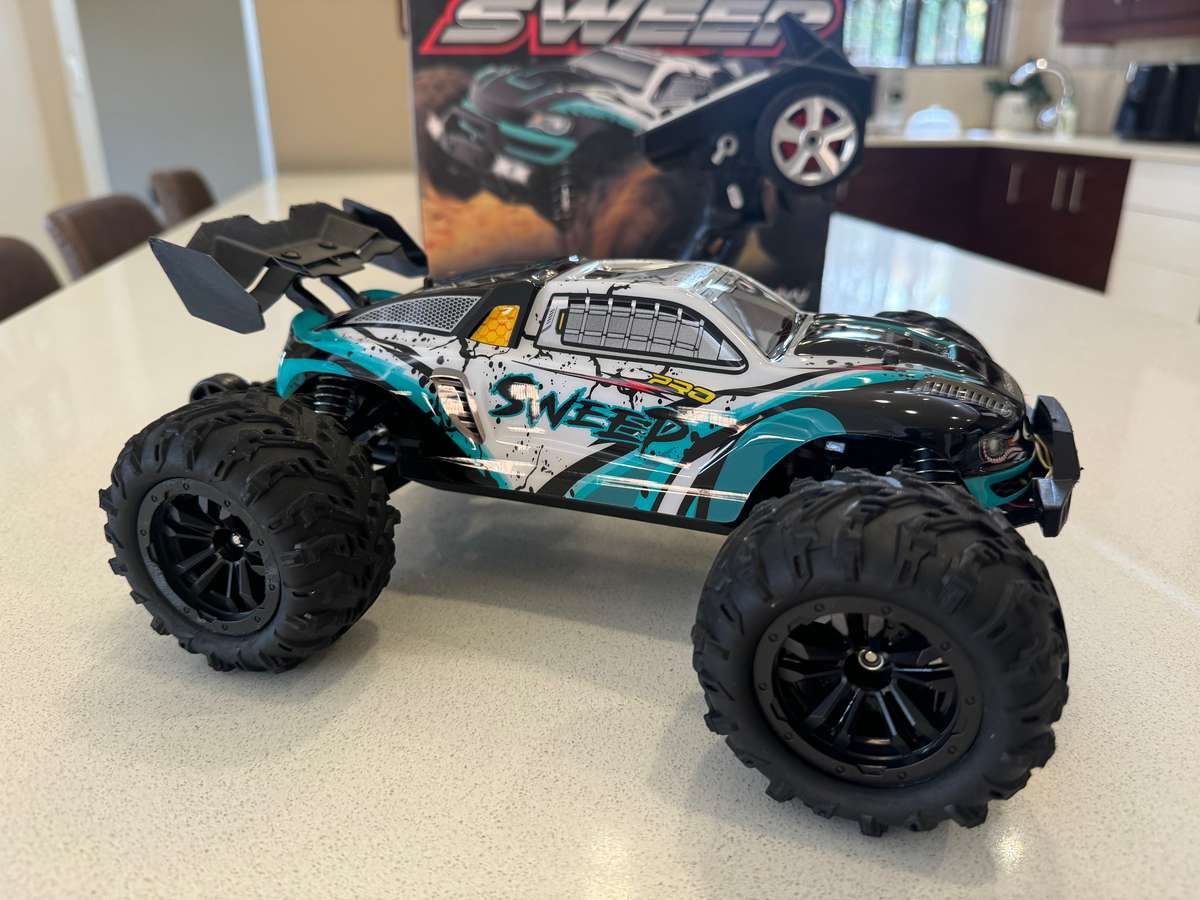 SCY-16101PRO Brushless RC car Monster truck/Buggy 4x4 2.4Ghz Ready to Run  (USED)