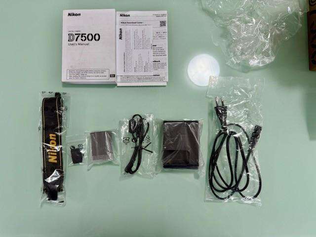 Nikon D7500 20.9MP DSLR Camera with AF-S DX NIKKOR 18-140mm f/3.5-5.6G ED VR Lens, Black.