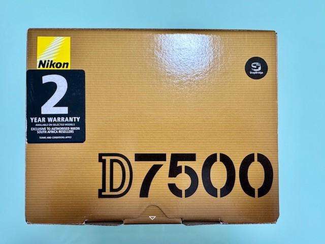 Nikon D7500 20.9MP DSLR Camera with AF-S DX NIKKOR 18-140mm f/3.5-5.6G ED VR Lens, Black.