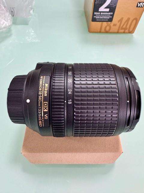 Nikon D7500 20.9MP DSLR Camera with AF-S DX NIKKOR 18-140mm f/3.5-5.6G ED VR Lens, Black.