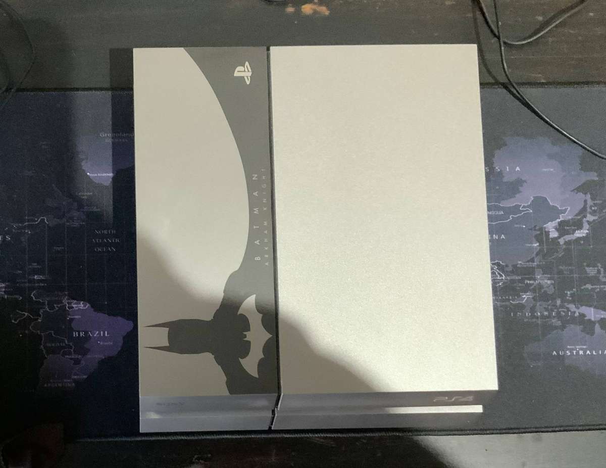 PS4 Console Arkham Knight Edition (USB Ports Not Working)