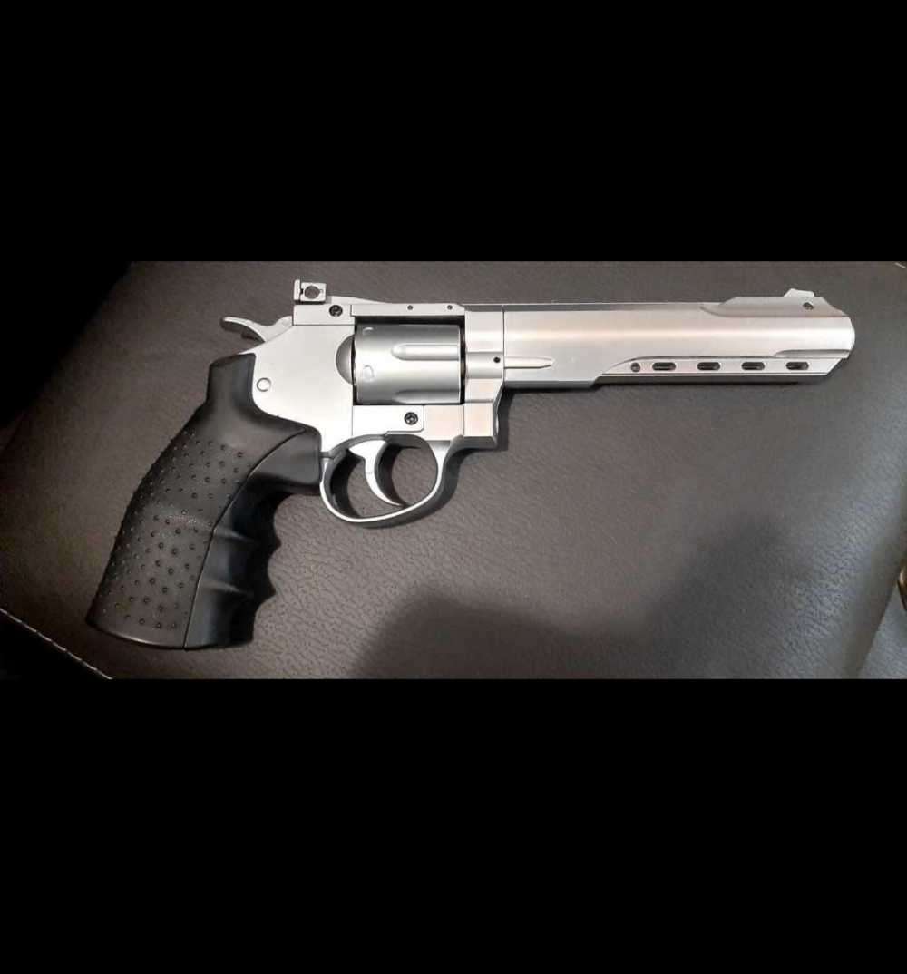 Revolver pellet gun