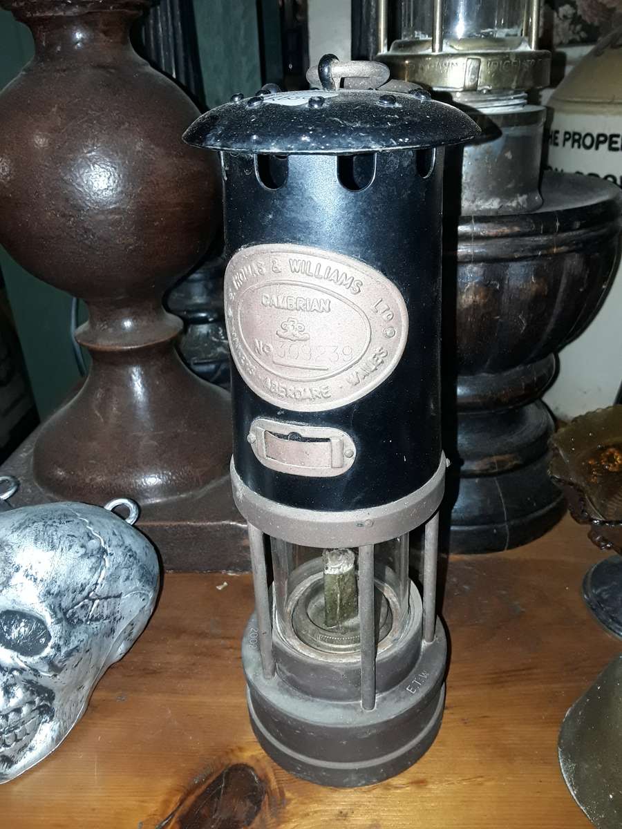 Previous era Thomas & Williams mining lamp, R750