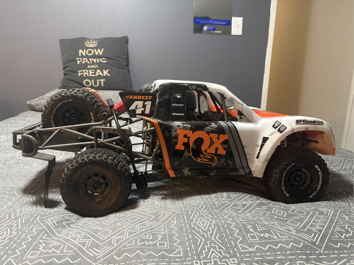 Traxxas udr 1/7