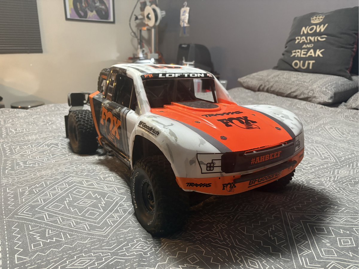 Traxxas udr 1/7