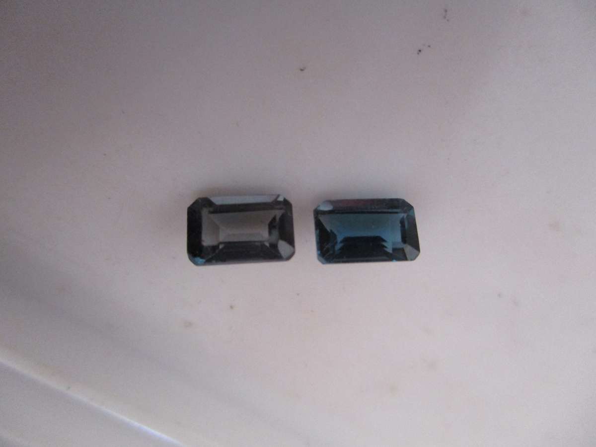 2 pieces, 6.00 x 4.00 mm Emerald/Octagonal cut Blue Topaz T.W.1.42ct.