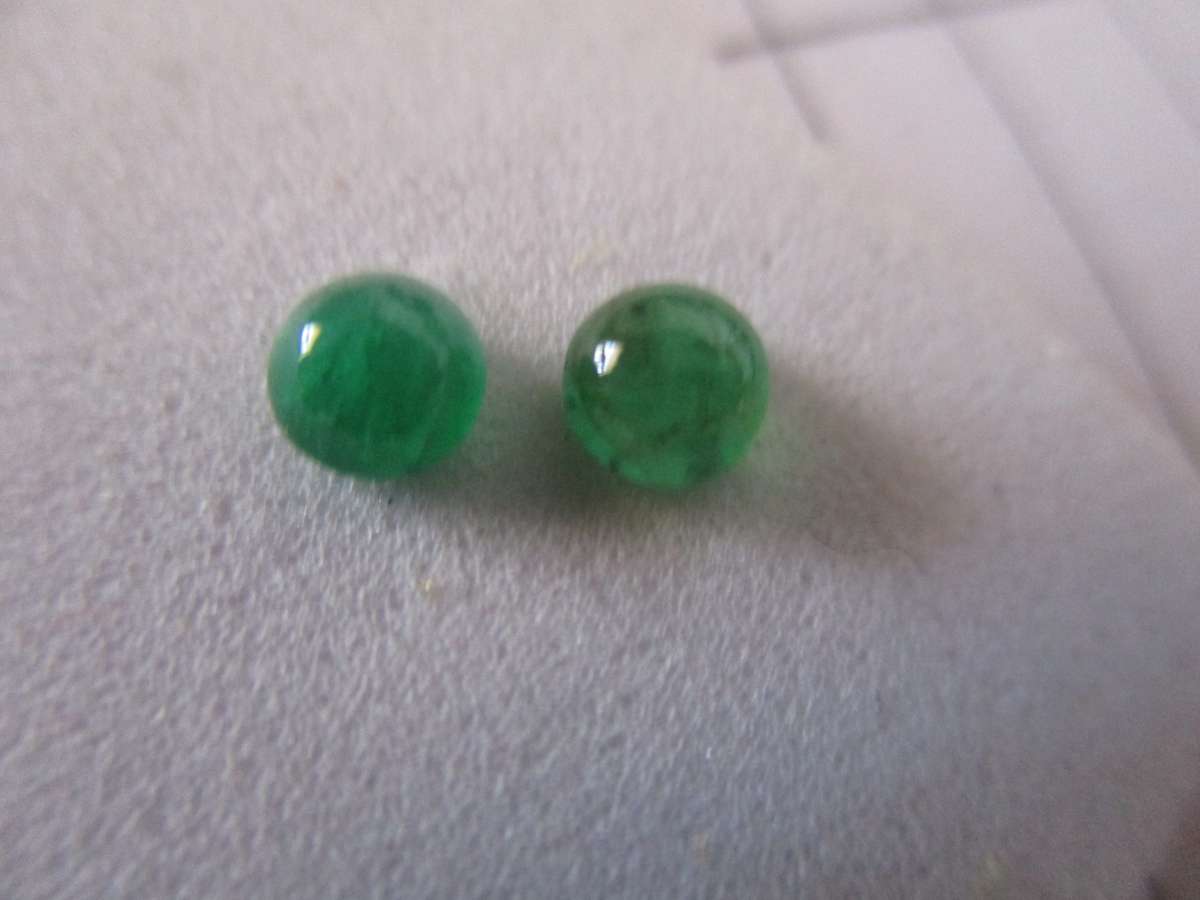 Emeralds  2 pieces 4.00mm Round Cab. Total weight 0.63ct. price / piece