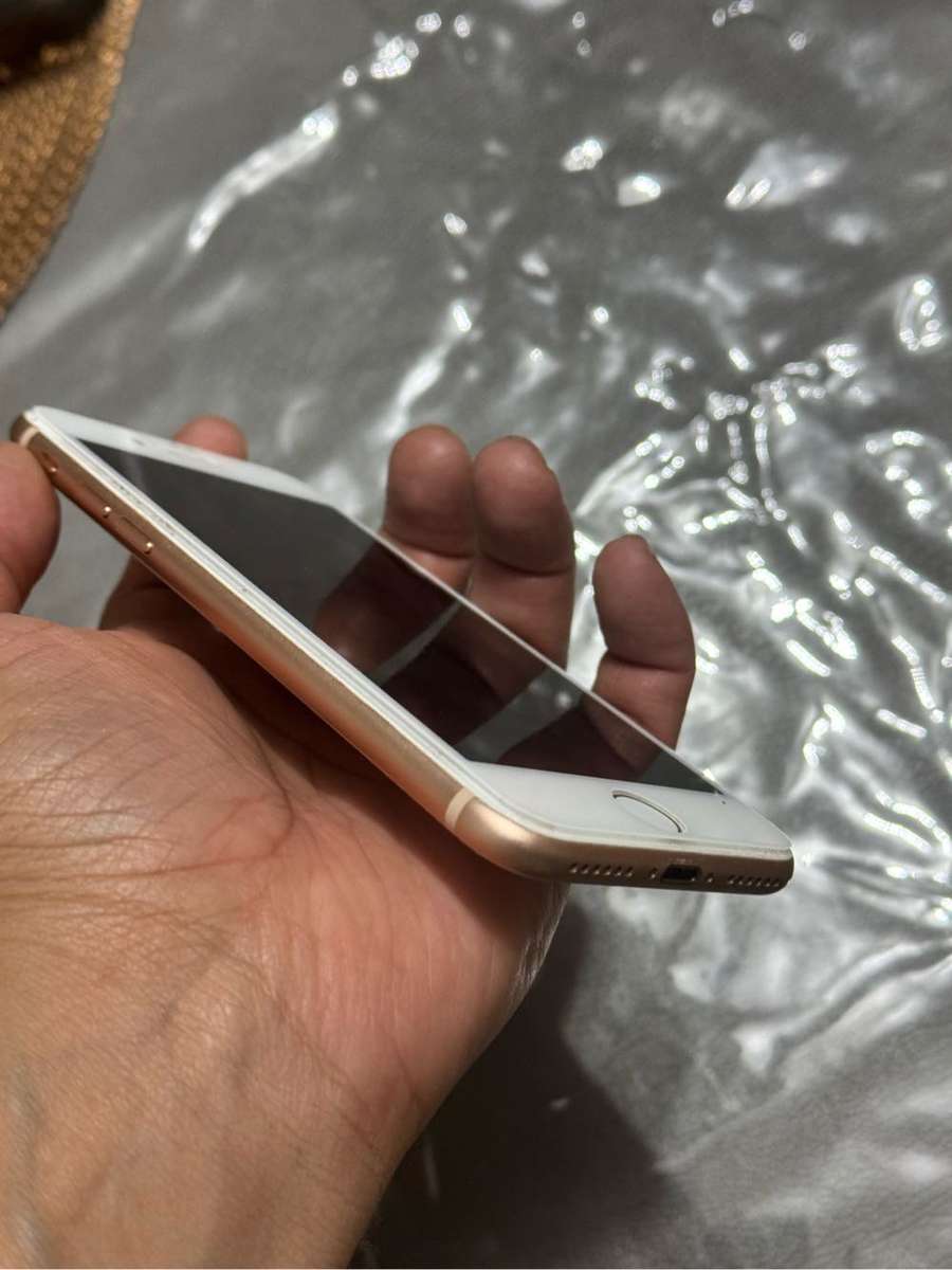 iPhone 8 64gb Gold
