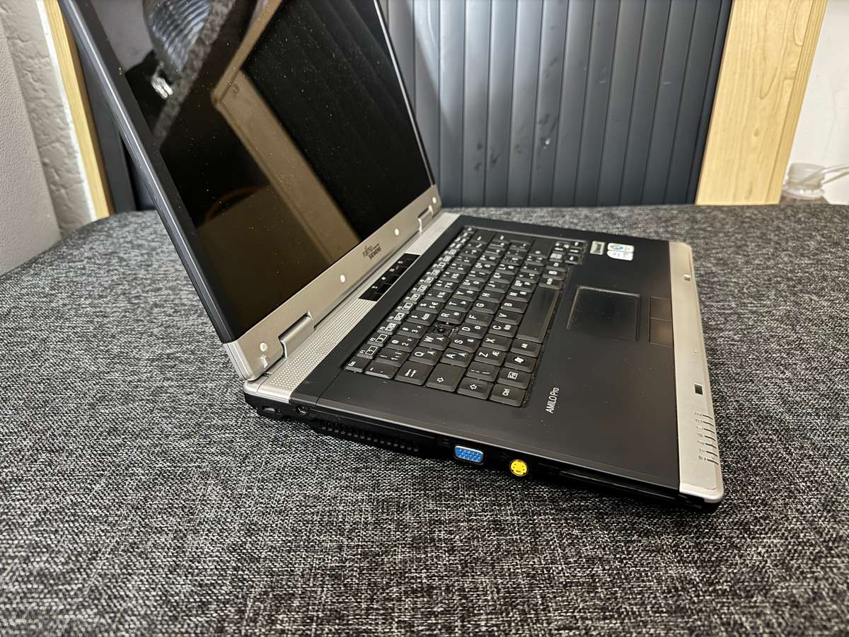 Fujitsu Amilo Pro Intel Centrino Duo