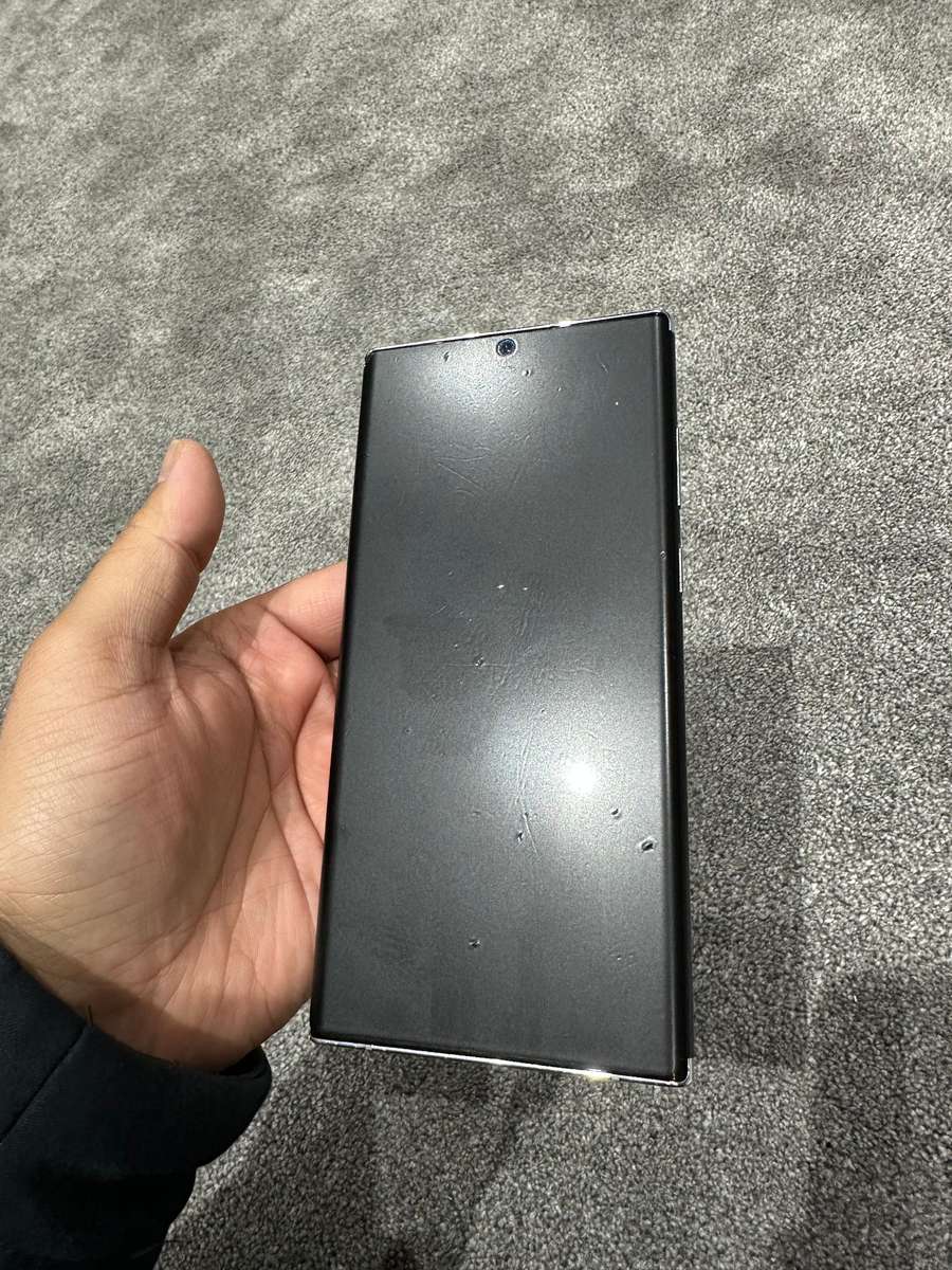 Samsung Galaxy S22 Ultra 256GB  Dual SIM | Cracked Back Glass