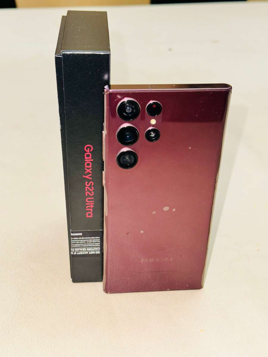 Samsung Galaxy S22 Ultra Dual SIM - 256GB - Excellent Condition!