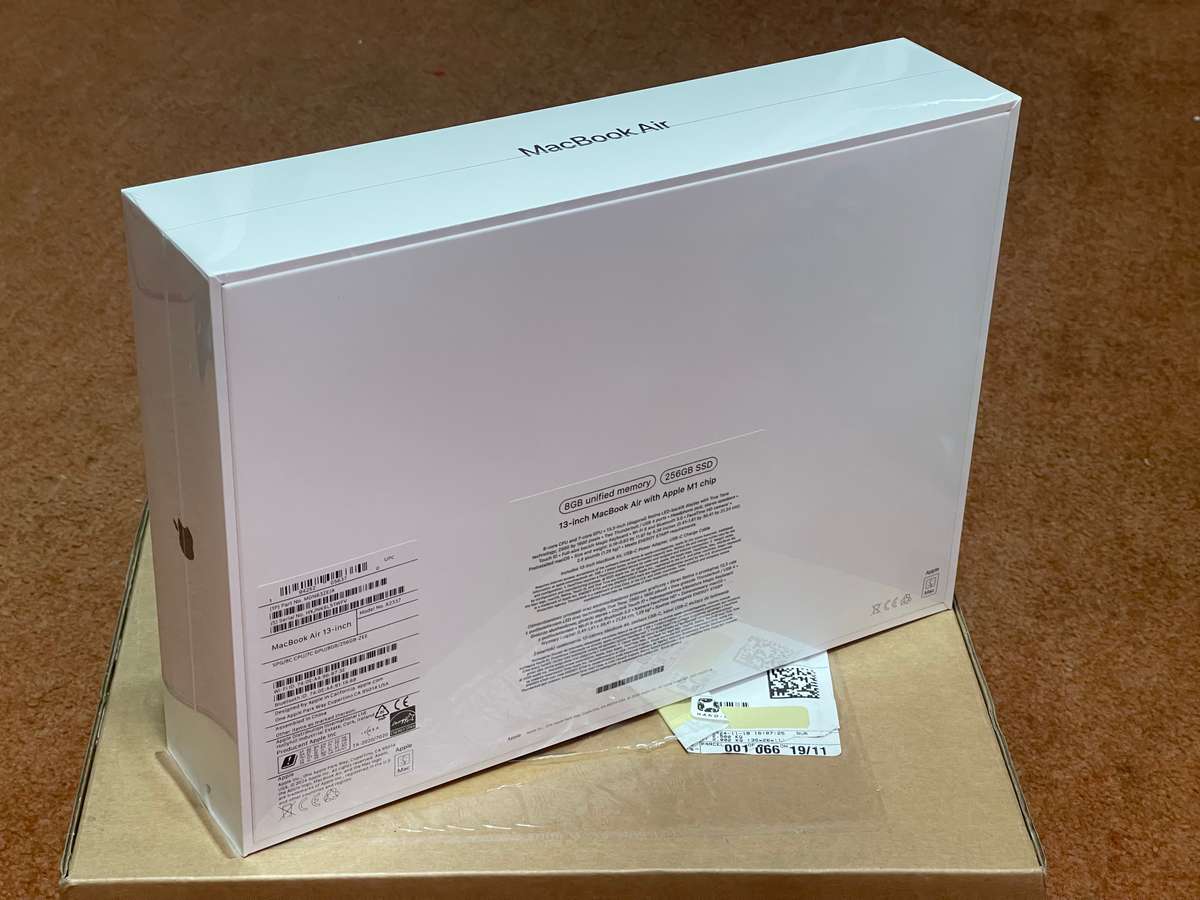 Apple MacBook Air 13-inch with Apple M1 chip 7-core GPU 256GB - Space Grey